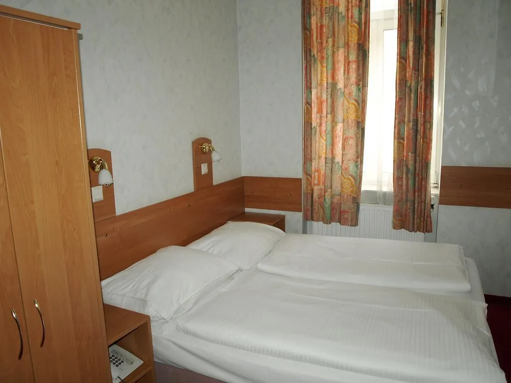 **  Hotel Stalehner ウィーン オーストリア